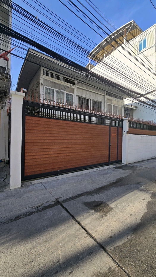 picture ST175 Rare Freehold House for Sale in Silom Soi 26 – Private Residence in the Heart of Bangkok - 3/4