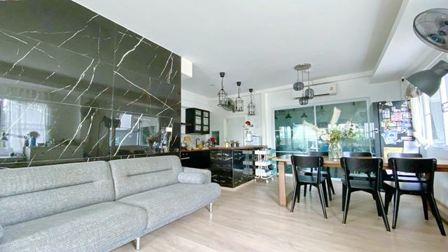 picture Luxury Mansion 3-story townhome for rent corner unit Indy 2 Bangna Ramkhamhaeng 2 MRT SriIam 4.2km. - 2/8