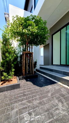 Houses for sale Samut Prakarn : 4-BR House in Bang Phli Yai (ID 2231373)