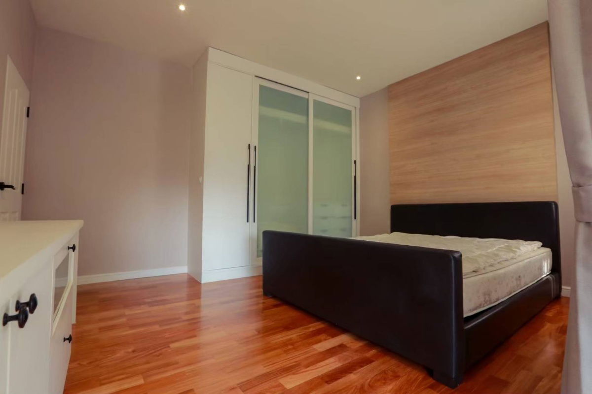 picture * Golden Nakara Onnut 65 for Sale *  4 bedrooms 5 bathrooms  - 25/50