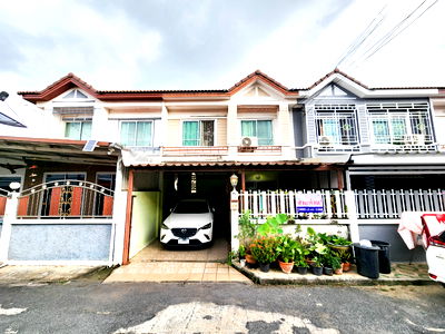 ขายทาวน์โฮม : ทั้งสงบแถมสะดวก! ขาย ทาวน์โฮม 2 ชั้น หมู่บ้านสินทวี พุทธสาคร กระทุ่มแบน เนื้อที่ 21 ตารางวา 3 ห้องนอน 3 ห้องน้ำ ต่อเติมเต็มพื้นที่