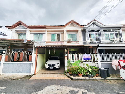 ทั้งสงบแถมสะดวก! ขาย ทาวน์โฮม 2 ชั้น หมู่บ้านสินทวี พุทธสาคร กระทุ่มแบน เนื้อที่ 21 ตารางวา 3 ห้องนอน 3 ห้องน้ำ ต่อเติมเต็มพื้นที่