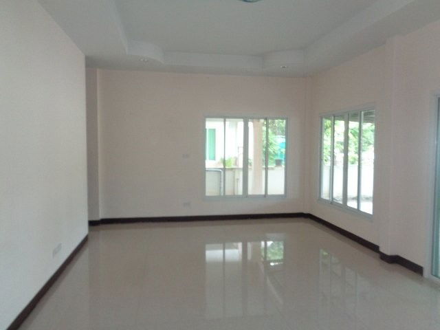 picture FOR SALE  HOUSE PROPERTY  1967000 BAHT. - 4/8