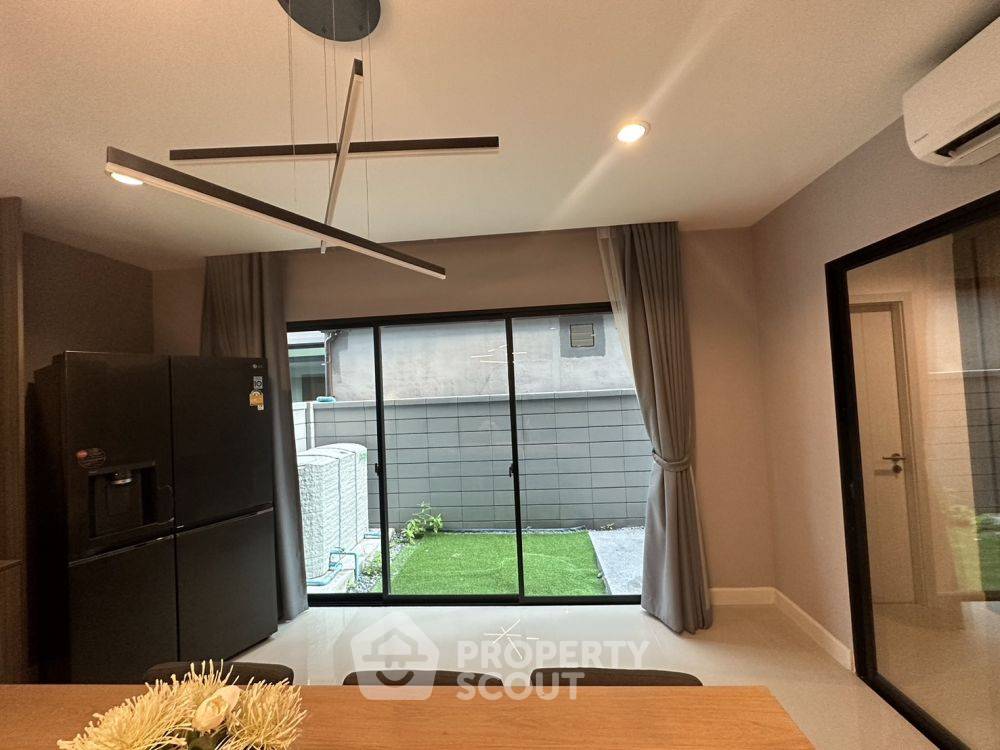 picture 3-BR Townhouse at Nirvana Define Srinakarin-Rama9 in Saphan Sung (ID 2150529) - 8/10