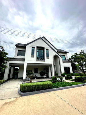 ขายบ้านเดี่ยว : ขายบ้านเดี่ยวแบบ Freesia | บ้านตัวอย่าง ทำเลต้นโครงการ | โครงการสราญสิริ บางนา พร้อมตกแต่งครบ เฟอร์นิเจอร์พรีเมียม พร้อมอยู่ทันที