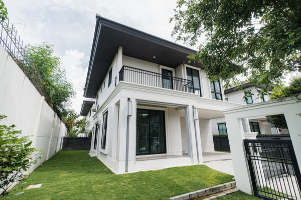 picture FOR RENT SETTHASIRI PATTANAKARN / 4 bedrooms 3 bathrooms / 62 Sqw. 200 Sqm. **85,000** CORNER HOUSE. CLOSE TO SUANLUANG R.9 PARK - 16/16