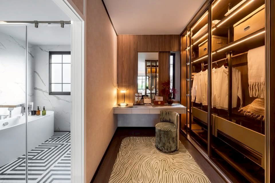 รูป ขายบ้านตัวอย่าง แต่งครบ เฟอร์นิเจอร์สวย รูปแบบ 340 ตรม. ที่ดิน 110 ตร.วา ถนนหลักโครงการ ใกล้สวนส่วนกลาง ราคาพิเศษ - รูปที่ 9/10
