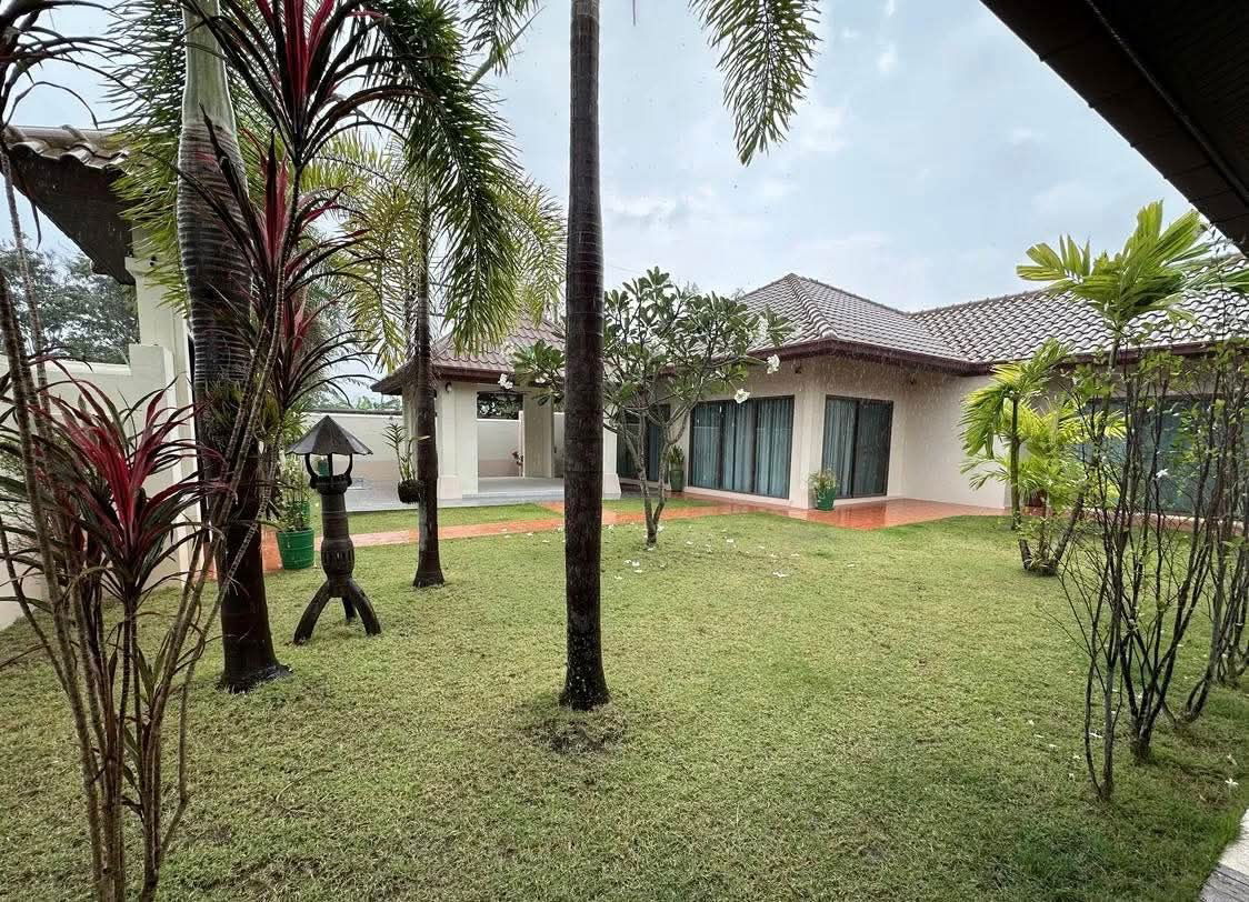 picture Resort-style detached house in the luxury project Baan Balina 4  For  For Rent - 2/14