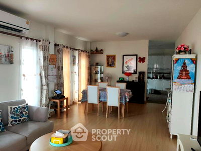 Houses for sale Chiang Mai : 2-BR House in San Phak Wan (ID 1019603)