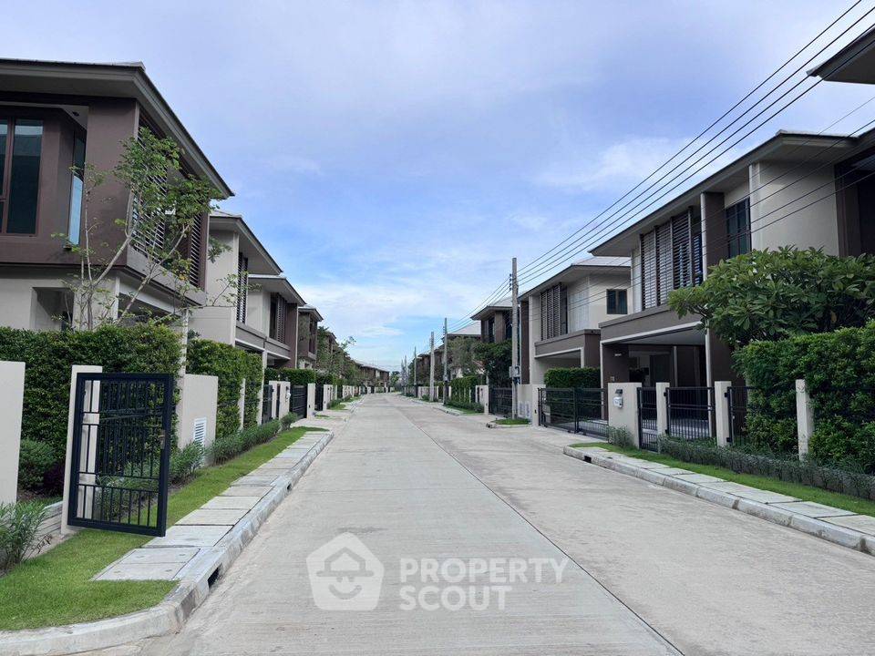 picture 4-BR House at Burasiri Krungthep Kreetha in Hua Mak (ID 1363079) - 9/17
