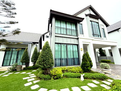 ขายบ้านเดี่ยว : บ้านเดี่ยวพร้อมแต่งจากแสนสิริ บนทำเลศักยภาพ 