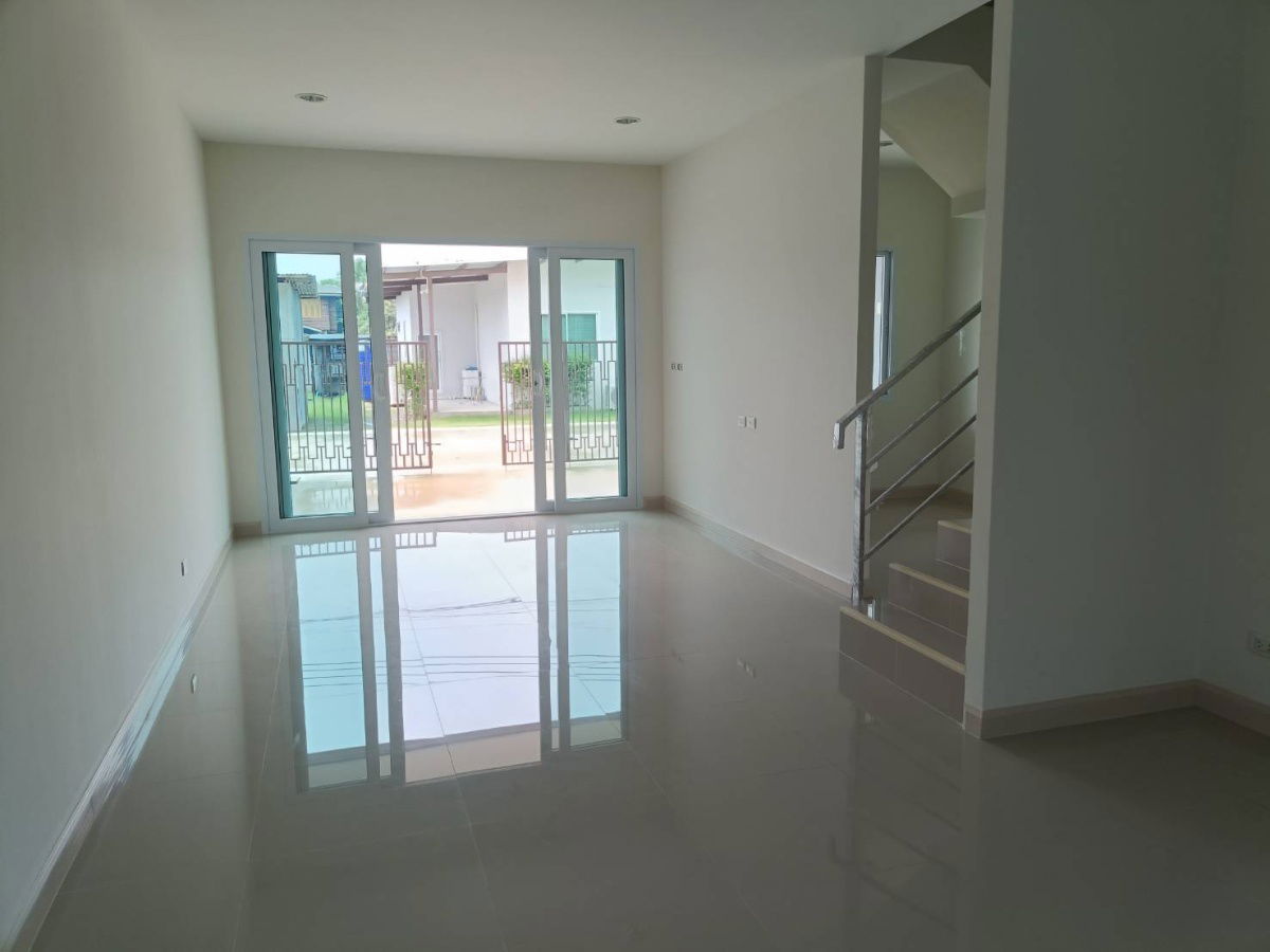 picture 2-story townhome for sale Sukniwet 12 Project Soi Pracha Uthit 33-Suksawat 64 - 6/16
