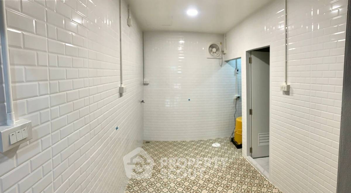 picture 2-BR Townhouse near MRT Bang Yi Khan (ID 2229687) - 10/44