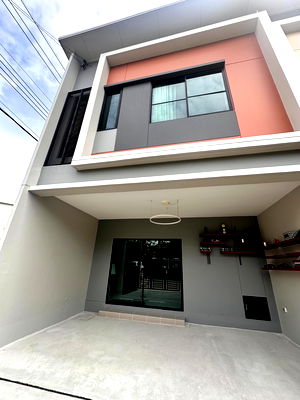 ทาวน์โฮม บางใหญ่ นนทบุรี : 🏡ขายบ้านใหม่ พร้อมอยู่ สิริ เพลส บางใหญ่ เลขที่ 88/45📍ใกล้เซ็นทรัล เวสต์เกต