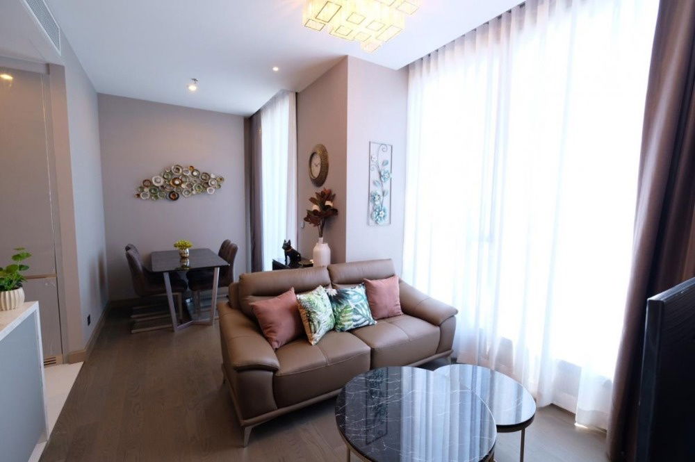 picture The Esse@Singha Complex【𝐒𝐄𝐋𝐋】🔥5-star hotel-like luxury, every piece of furniture is a curated piece🔥  Contact Line ID: @hacondo - 5/10