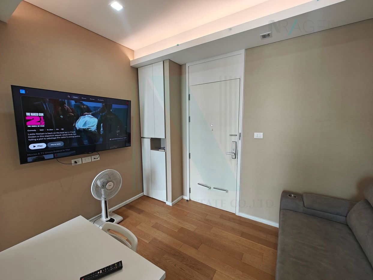 picture For Rent Condo THE SAINT RESIDENCES Building C, Floor 32,1 bed room, Room size 31 sqm - 1/8