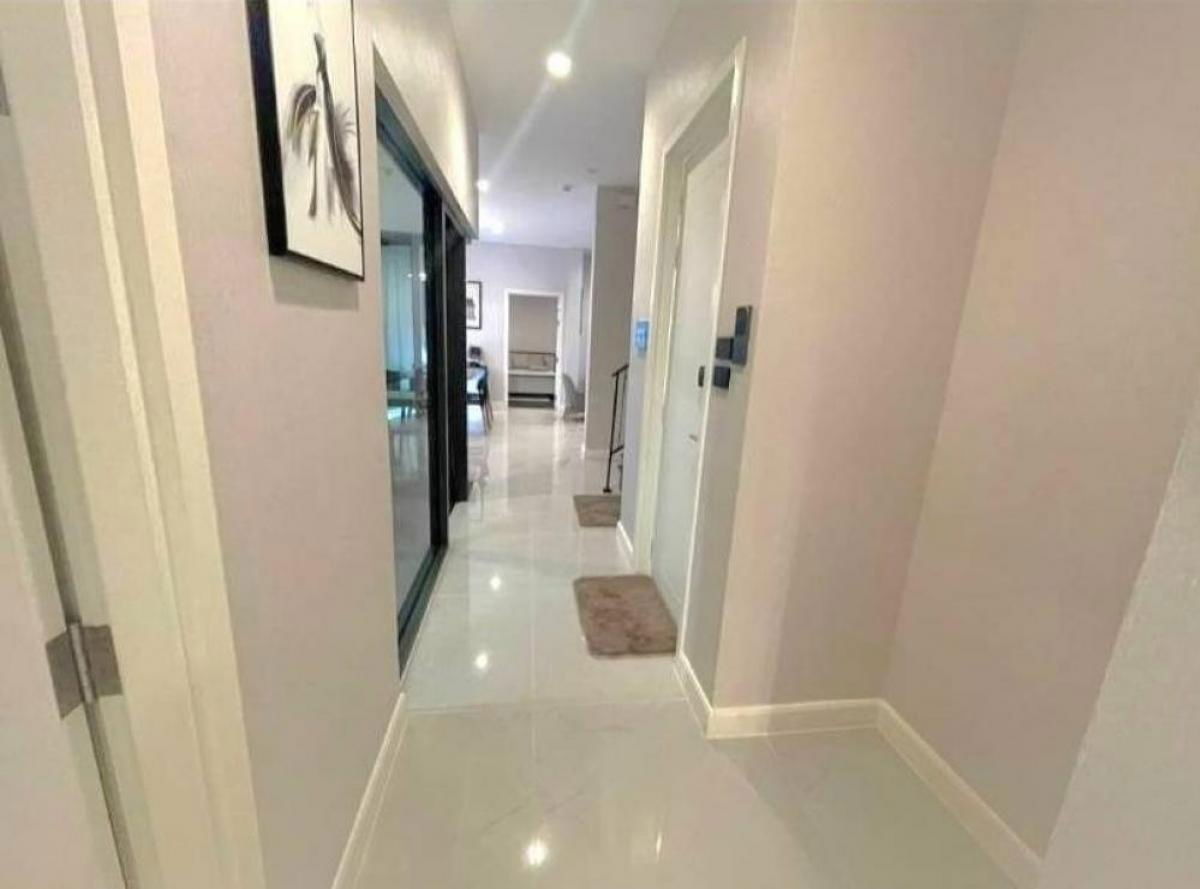 picture For Rent: Luxury House in Ramintra – Watcharapol – Chatu Chot Area - 10/27