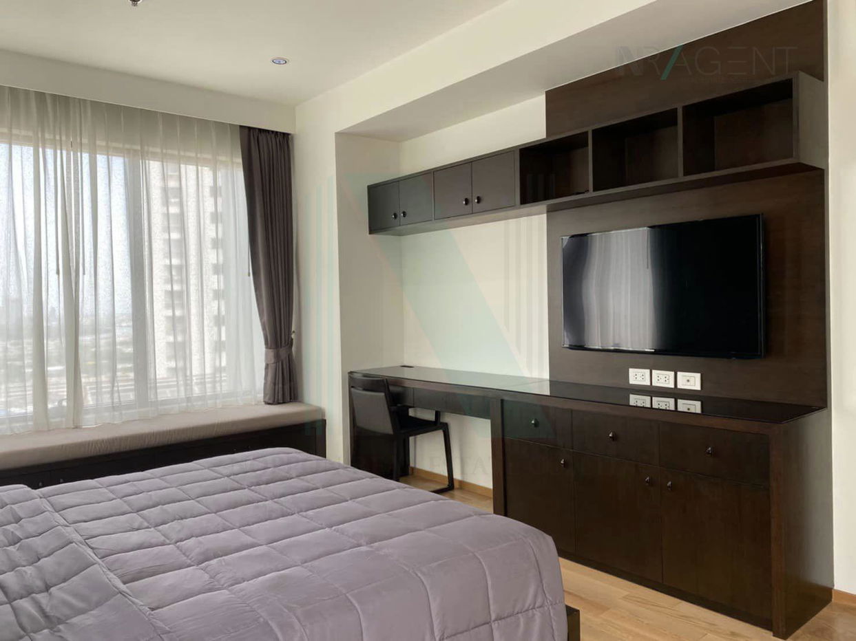 picture 📌 Condo for sale, The Emporio Place, 2 bedrooms, 23rd floor, near EmQuartier. - 3/8