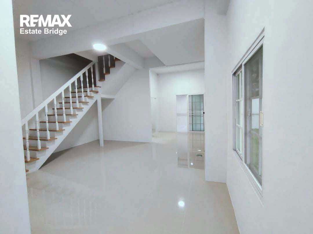 รูป ขายทาวน์เฮ้าส์รีโนเวทใหม่  2 ชั้น ใกล้ถนนบรมราชชนนี พร้อมเข้าอยู่! 33 ตร.ว. - รูปที่ 11/15