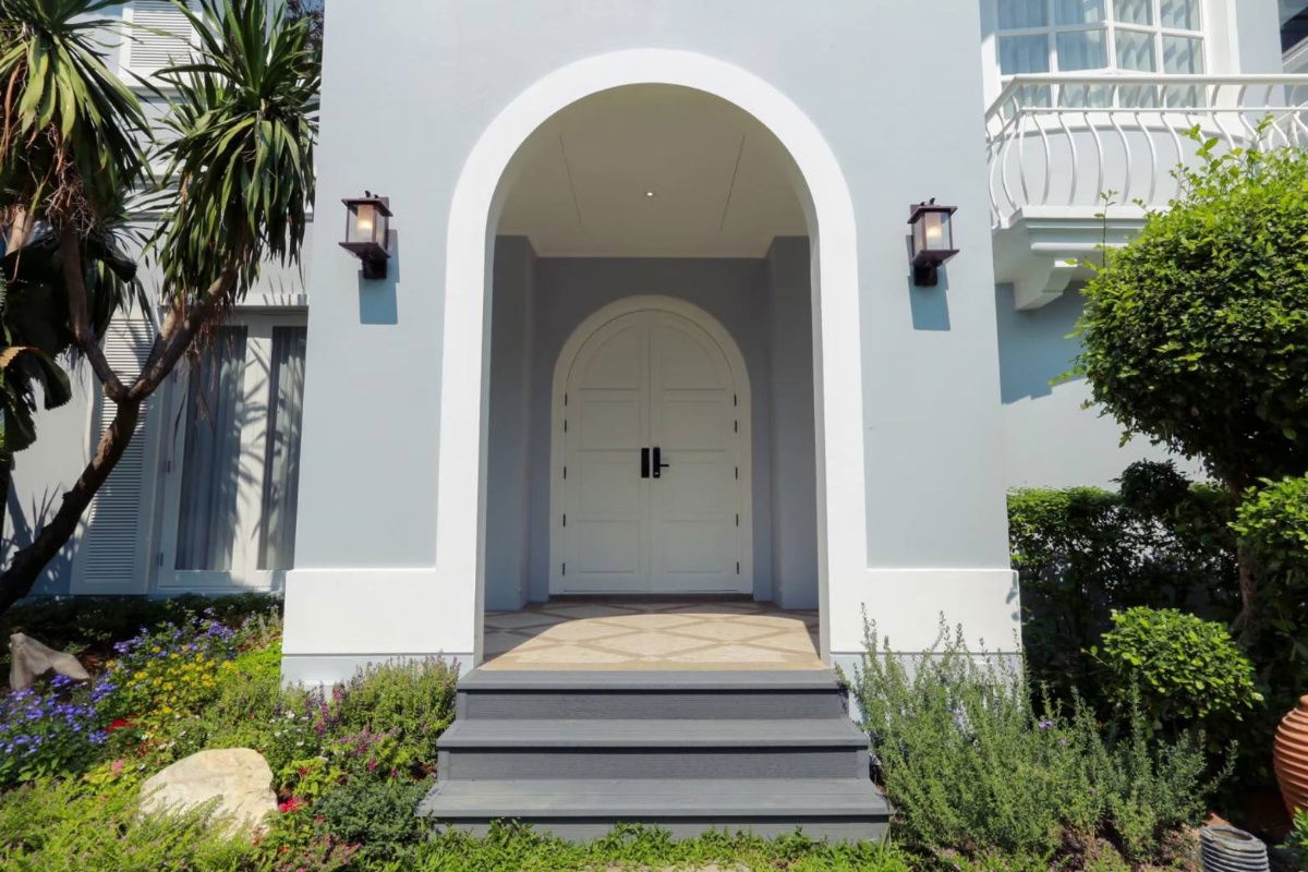 picture * Golden Nakara Onnut 65 for Sale *  4 bedrooms 5 bathrooms  - 49/50