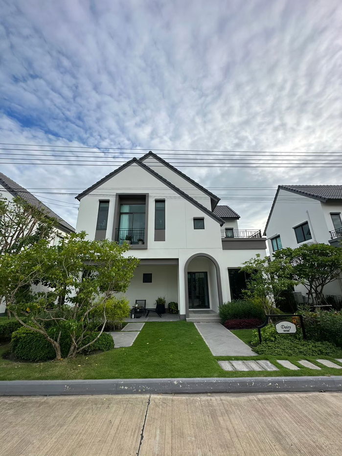 รูป ขายบ้านเดี่ยวแบบ Daisy | บ้านตัวอย่าง ทำเลต้นโครงการ | โครงการสราญสิริ บางนา พร้อมตกแต่งครบ เฟอร์นิเจอร์พรีเมียม พร้อมอยู่ทันที - รูปที่ 1/16