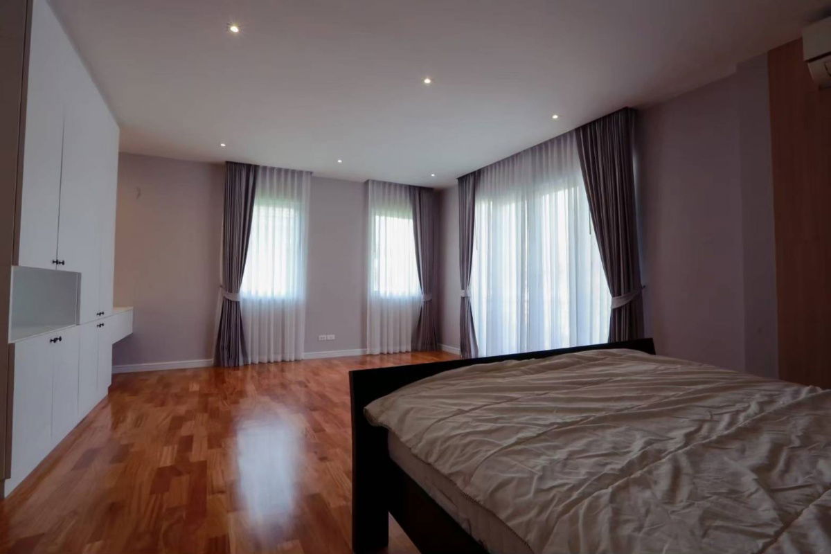 picture * Golden Nakara Onnut 65 for Sale *  4 bedrooms 5 bathrooms  - 31/50