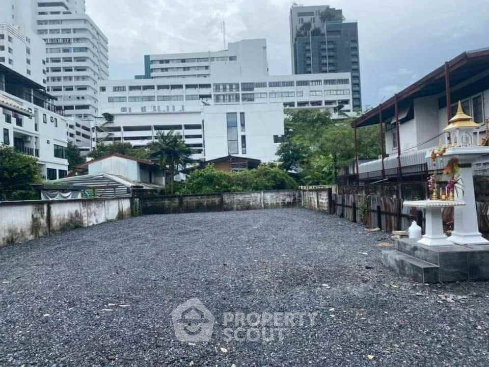 รูป ที่ดินสำหรับปล่อยเช่า 332 ตารางเมตร แถว ใกล้ สนามเป้า (ID 2237320) - รูปที่ 2/5