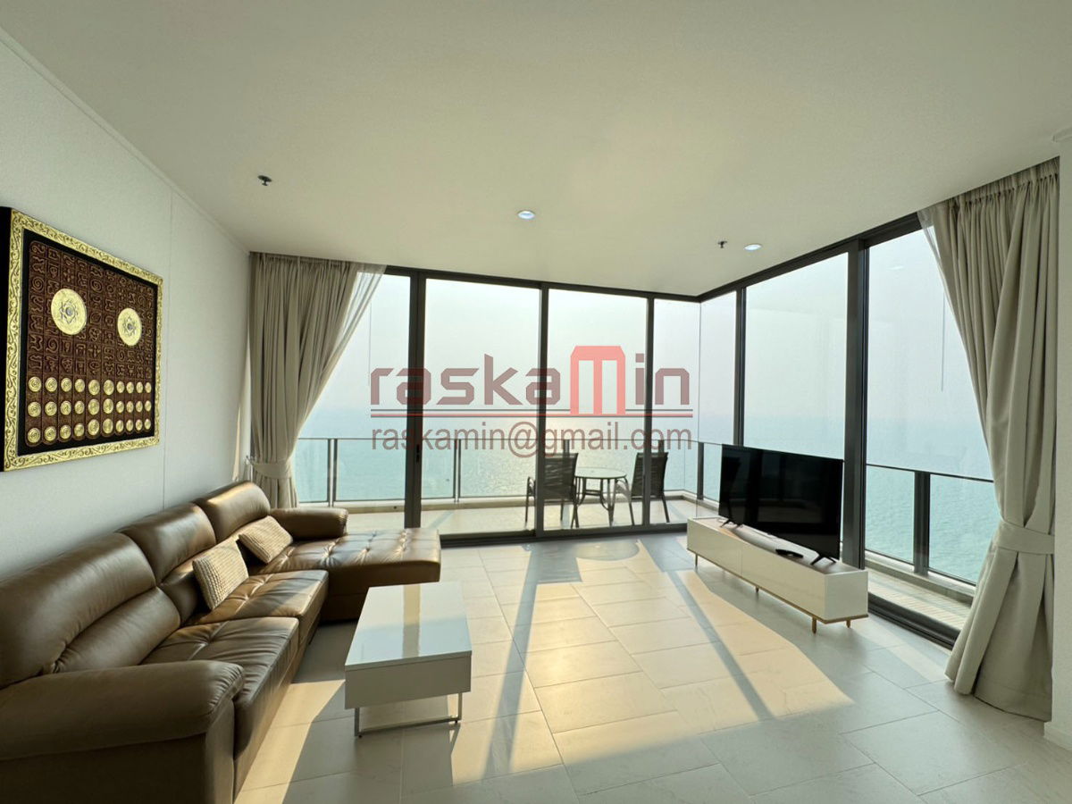 picture Luxury Beachfront Condo for Sale – Northpoint Wongamat - 1/38