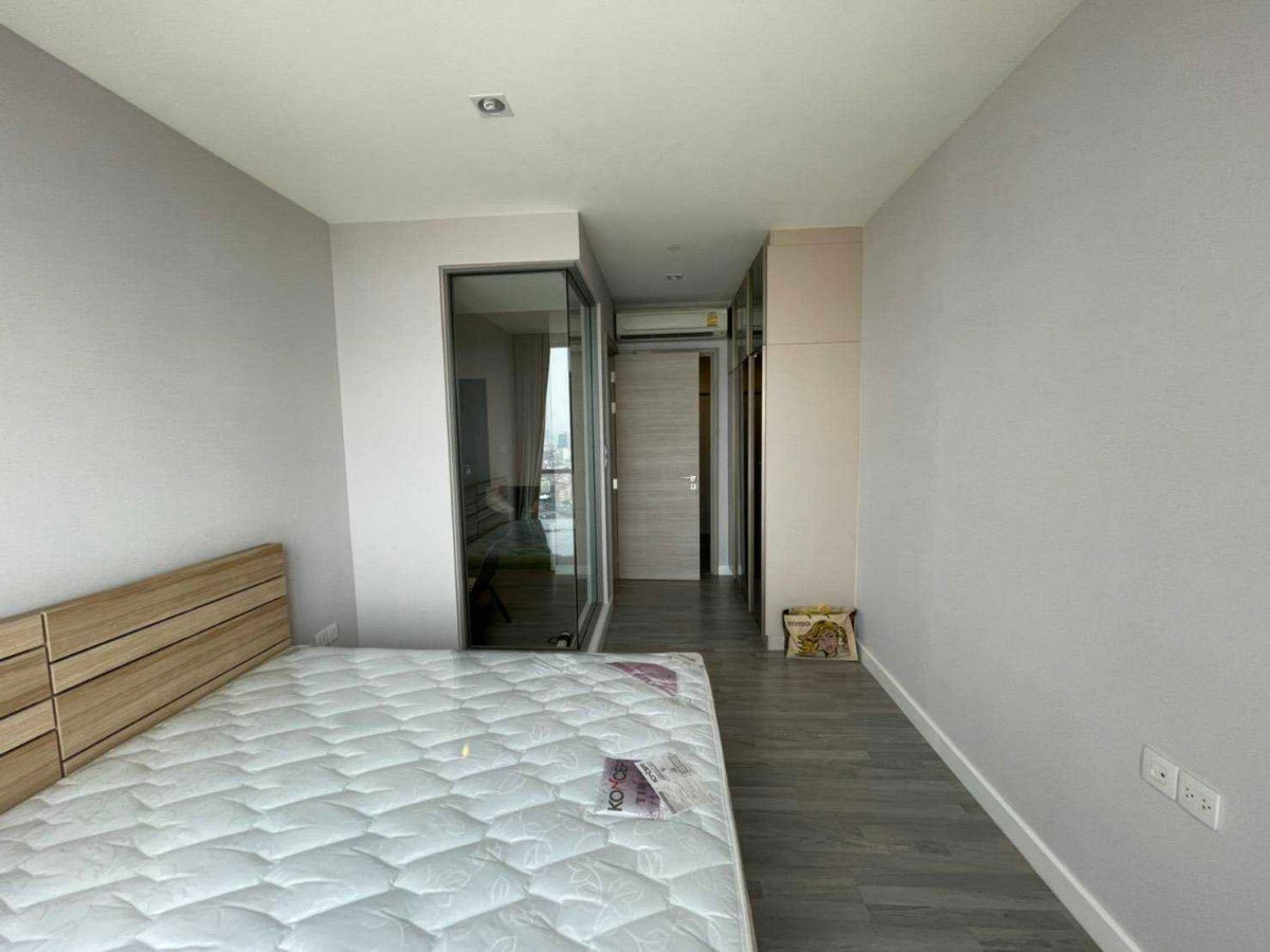 picture Available for rent! The Room Rama4 1 Bedroom with 45sqm. Fully furnished no damaged from earthquake. Ready to move in - 7/15