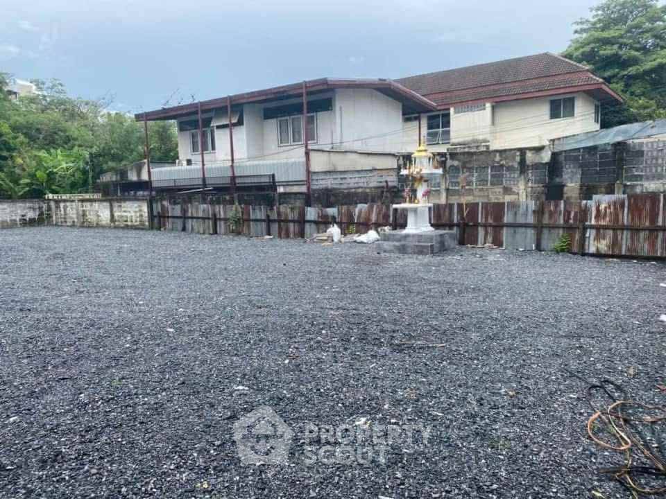 รูป ที่ดินสำหรับปล่อยเช่า 332 ตารางเมตร แถว ใกล้ สนามเป้า (ID 2237320) - รูปที่ 3/5