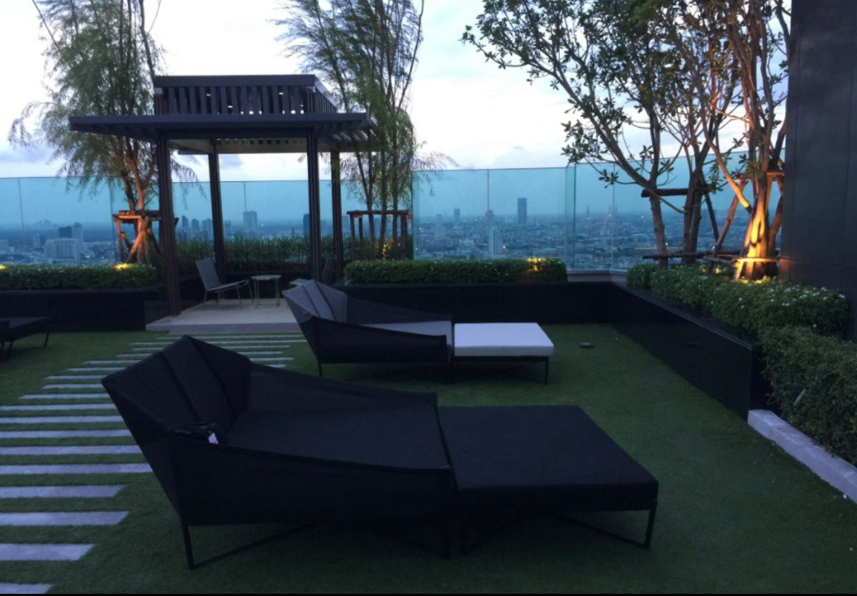 picture For sale: Rhythm Sathorn, beautiful, good location, ready to move in, near BTS Saphan Taksin. Interested? Add me on Line @841qqlnr - 15/18