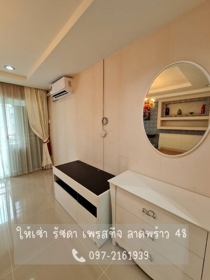 รูป ว่าง 1 ก.ย.  ให้เช่าคอนโด รัชดาเพลสทีจ ลาดพร้าว 48 ใกล้MRTสุทธิสาาร 5นาที 📞097-2161939 - รูปที่ 5/8