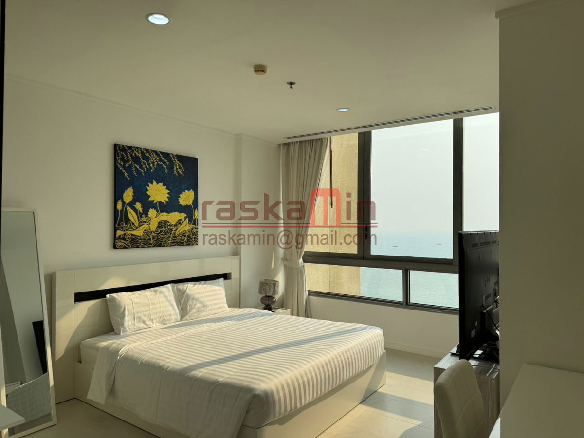 picture Luxury Beachfront Condo for Sale – Northpoint Wongamat - 10/38