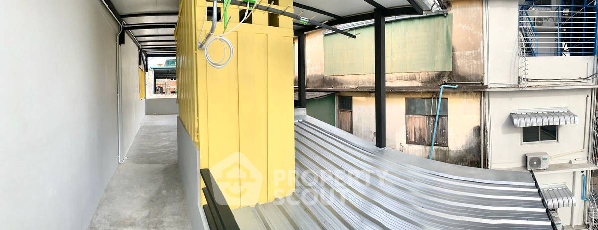 picture 2-BR Townhouse near MRT Bang Yi Khan (ID 2229687) - 41/44