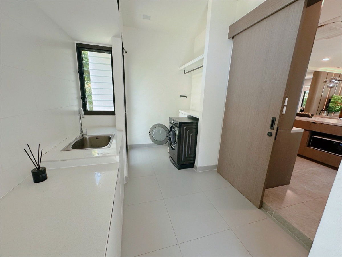 รูป ให้เช่าบ้านเดี่ยวโครงการมัณฑนา กม.15 แบบบ้าน Premier บ้านหรูบนถนนบางนา บ้านสวย ตกแต่งครบพร้อมเข้าอยู่ ใกล้โรงเรียนนานาชาติ ASB- RW006768 - รูปที่ 17/18
