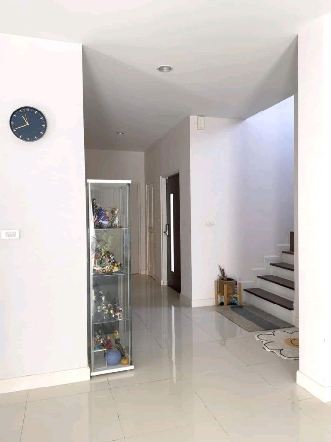 picture For Rent: Spacious Luxury House at The City Ramintra - 8/19