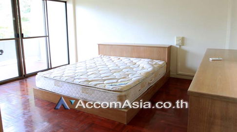 🔼🔽 AccomA 📩 Home Office 3 BR Townhouse in Khlong Toei (AA17938)