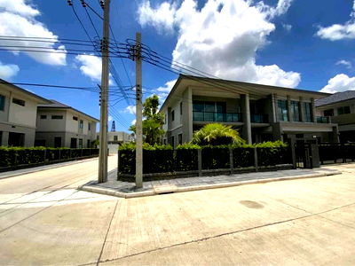 Houses for rent : For Rent: Brand-New Luxury 2-Storey Detached House at The Palm Bangna – Wongwaen 📍 Corner Unit Near the Garden and Clubhouse