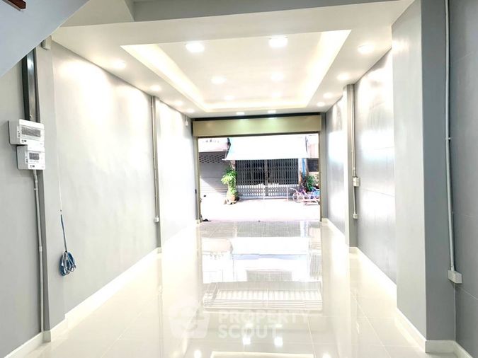 2-bed townhouse for sale, 141.3 sqm, 16 sq wah, Bang Phlat