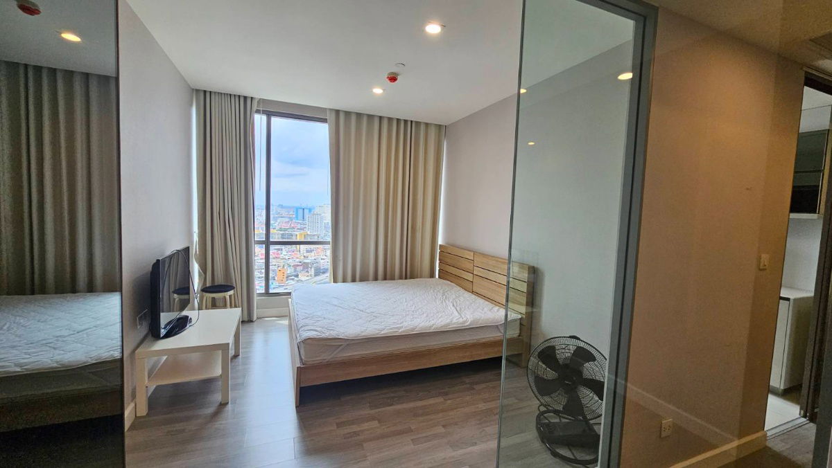 picture Available for rent! The Room Rama4 1 Bedroom with 45sqm. Fully furnished no damaged from earthquake. Ready to move in - 11/15
