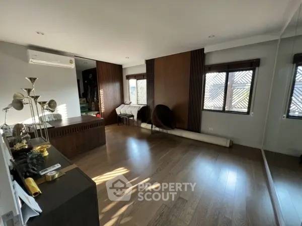 picture 4-BR House at Burasiri Pattanakarn in Prawet (ID 2234434) - 4/9