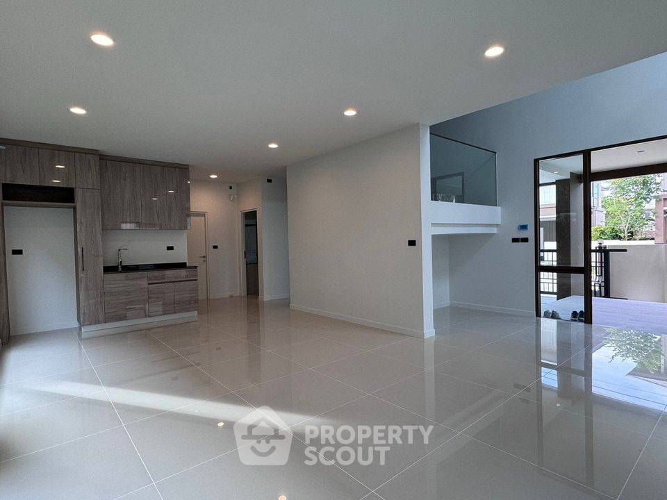 picture 4-BR House at Burasiri Krungthep Kreetha in Hua Mak (ID 1363079) - 10/17