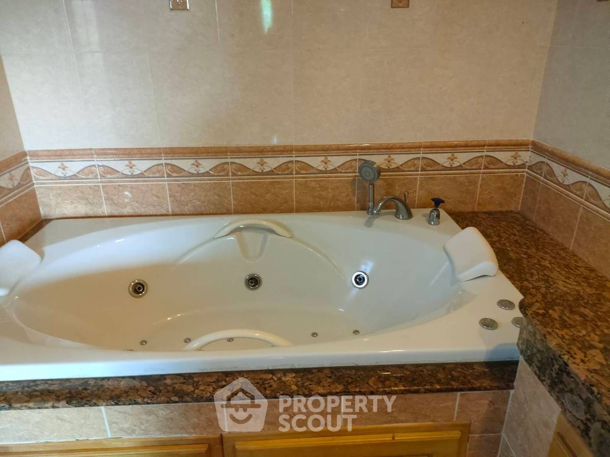 picture 3-BR Villa in Na Chom Thian (ID 2241773) - 12/19
