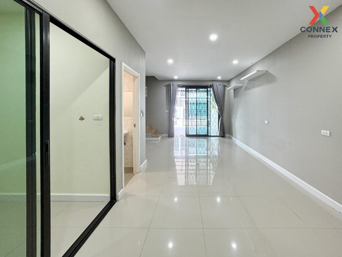 picture For Sale Townhouse/Townhome  , The Village Rangsit-Wongwaen , Lat Sawai , Lam Luk Ka , Pathum Thani , CX-127056 ✅ Live chat with us ADD LINE @connexproperty ✅  - 6/9