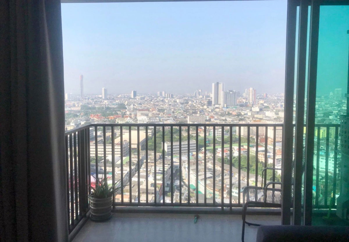 picture Fuse Chan -            Sathorn  - 6/13