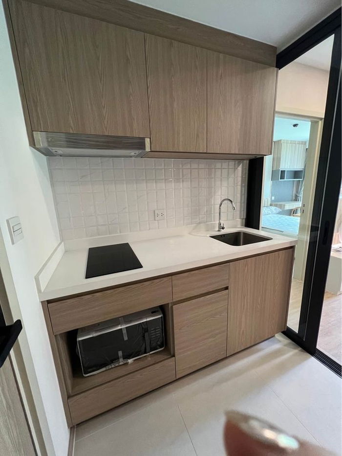 picture The Nest Chula Samyan【𝐑𝐄𝐍𝐓】🔥This room is irresistibly cute. Decorated with sweet, simple touches, and cute details.🔥  Contact Line ID: @hacondo - 6/10
