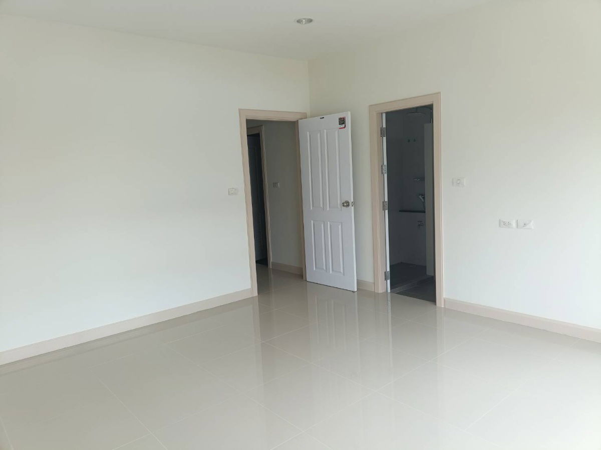 picture 2-story townhome for sale Sukniwet 12 Project Soi Pracha Uthit 33-Suksawat 64 - 12/16