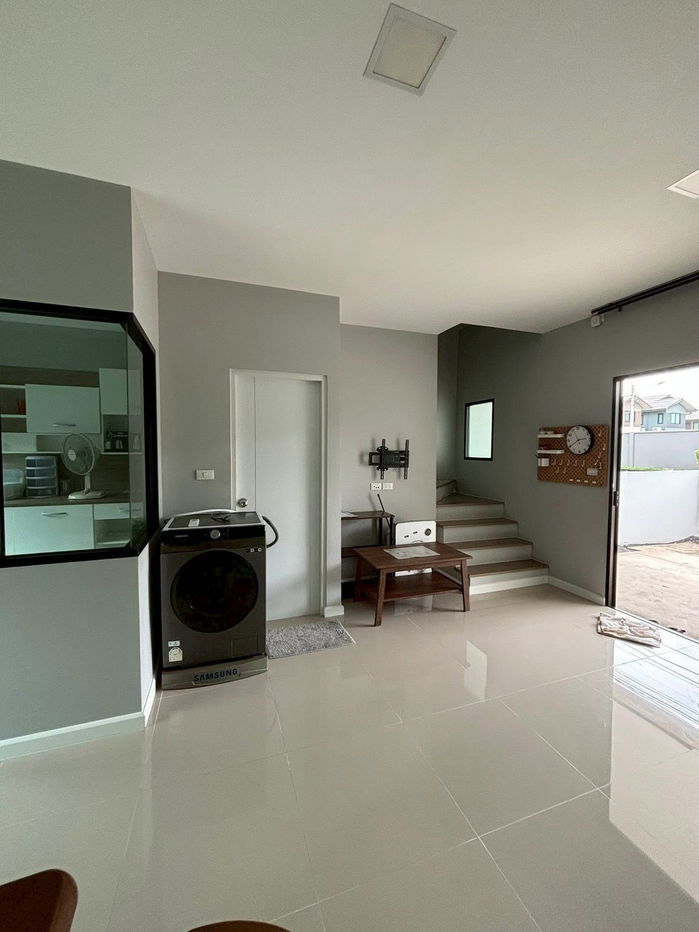รูป 🏠 ให้เช่าทาวน์โฮม 2 ชั้น หมู่บ้านสิริเพลส รังสิต-คลองสอง ✅ พร้อมเข้าอยู่ | เฟอร์ครบ | อินเทอร์เน็ตฟรี - รูปที่ 3/10