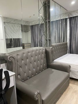 Ideo Q Chula Samyan【𝐑𝐄𝐍𝐓】🔥Simple and understated, this room exudes a warm, minimalist feel.🔥  Contact Line ID: @hacondo