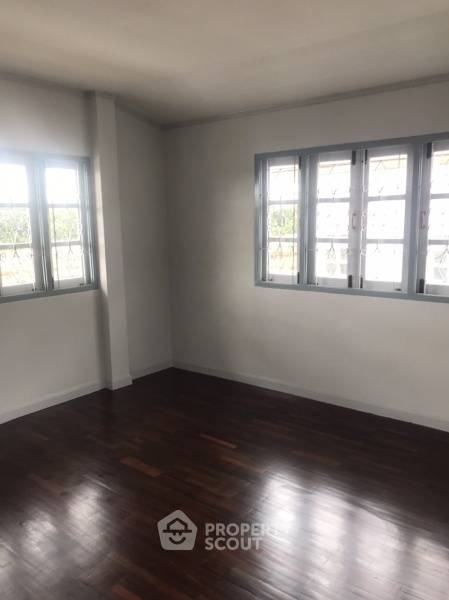 picture 4-BR House in Bang Chan (ID 2231038) - 3/11